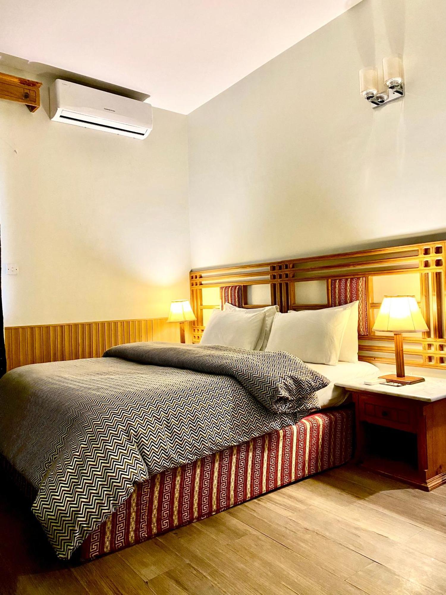 Rock City Resort Mingora ภายนอก รูปภาพ